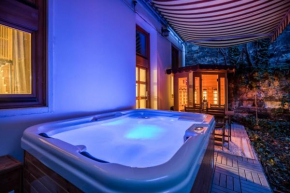 Wellness Wonderland Garden, Sauna, Jacuzzi in CBD